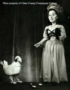 photo of the giant's wife and the hen that laid the golden eggs