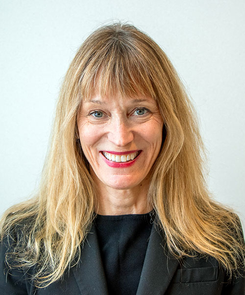 portrait of Tracey Bartels